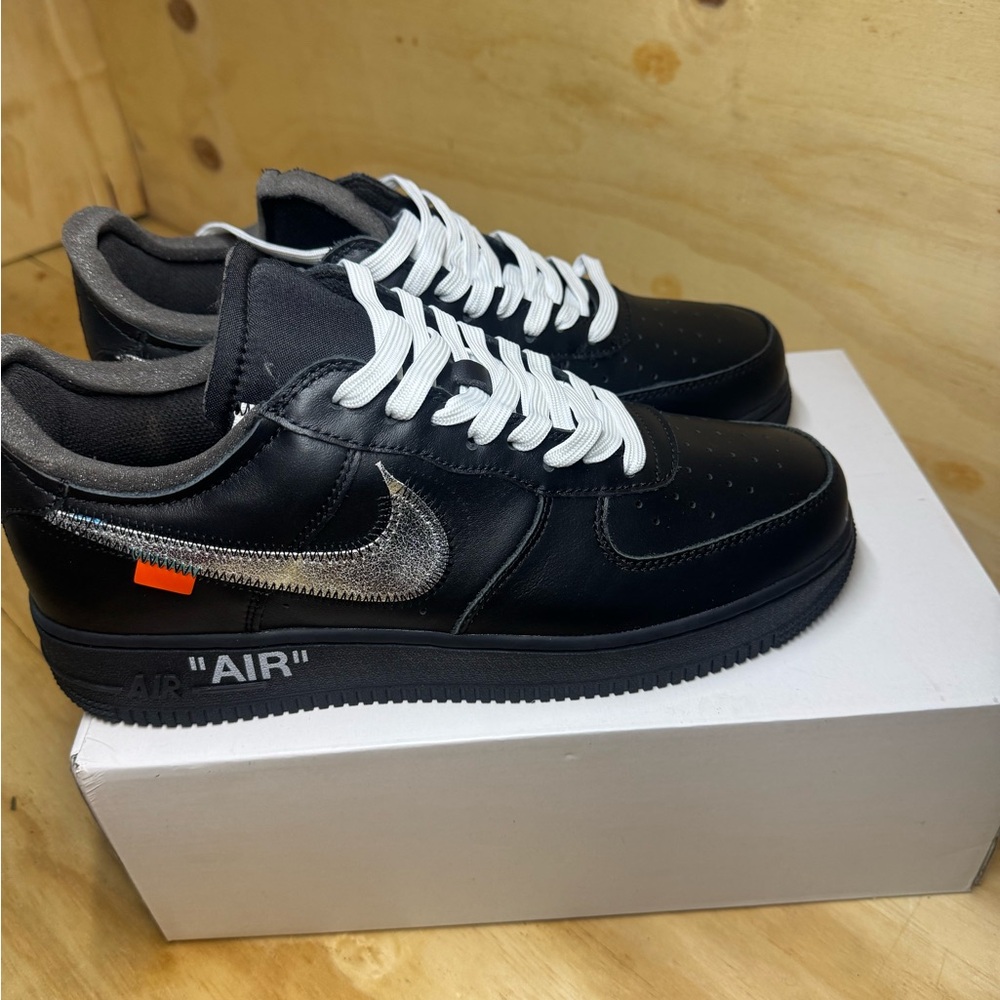 Nike Black and Silver Men's Sneakers